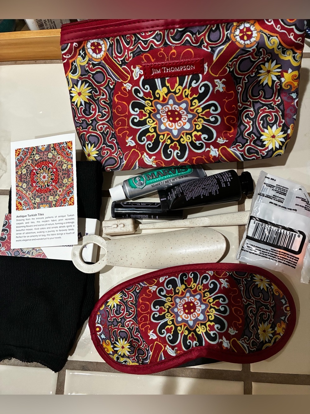 Thai Airways × Jim Thompson Royal Silk Class Amenity Kit